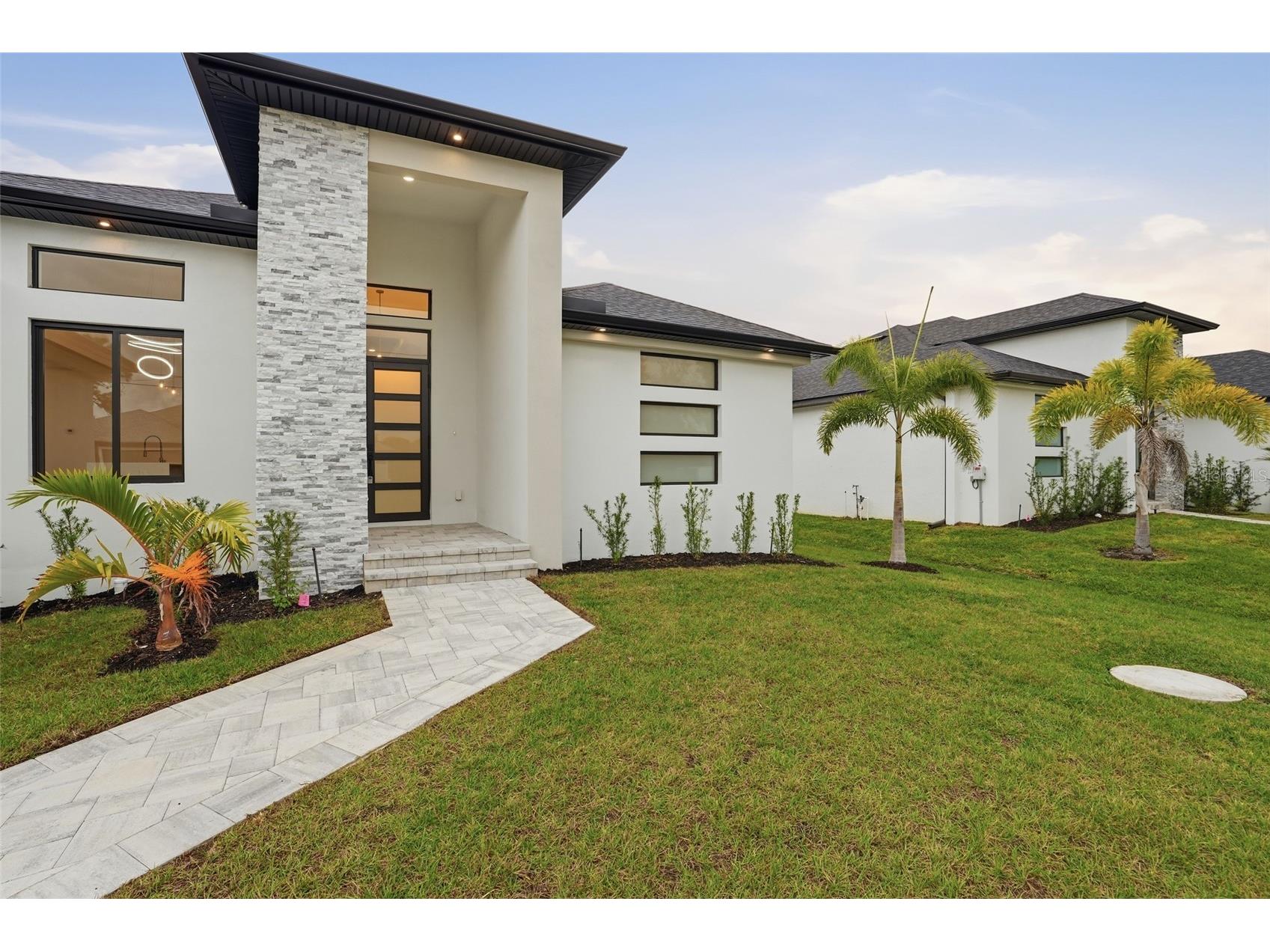 9402 Arrid Circle Port Charlotte FL 33981 - MODESTO WATERWAY O6370942 image2