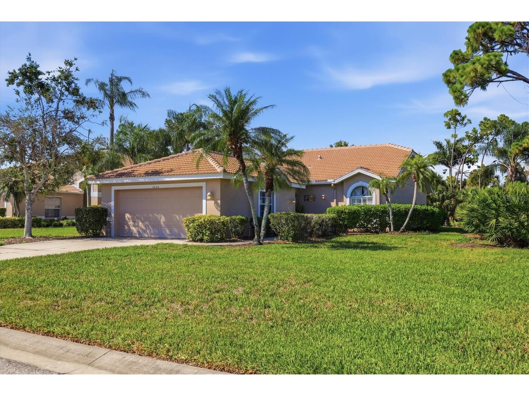 9402 Forest Hills Circle Sarasota FL 34238 A4697494 image1
