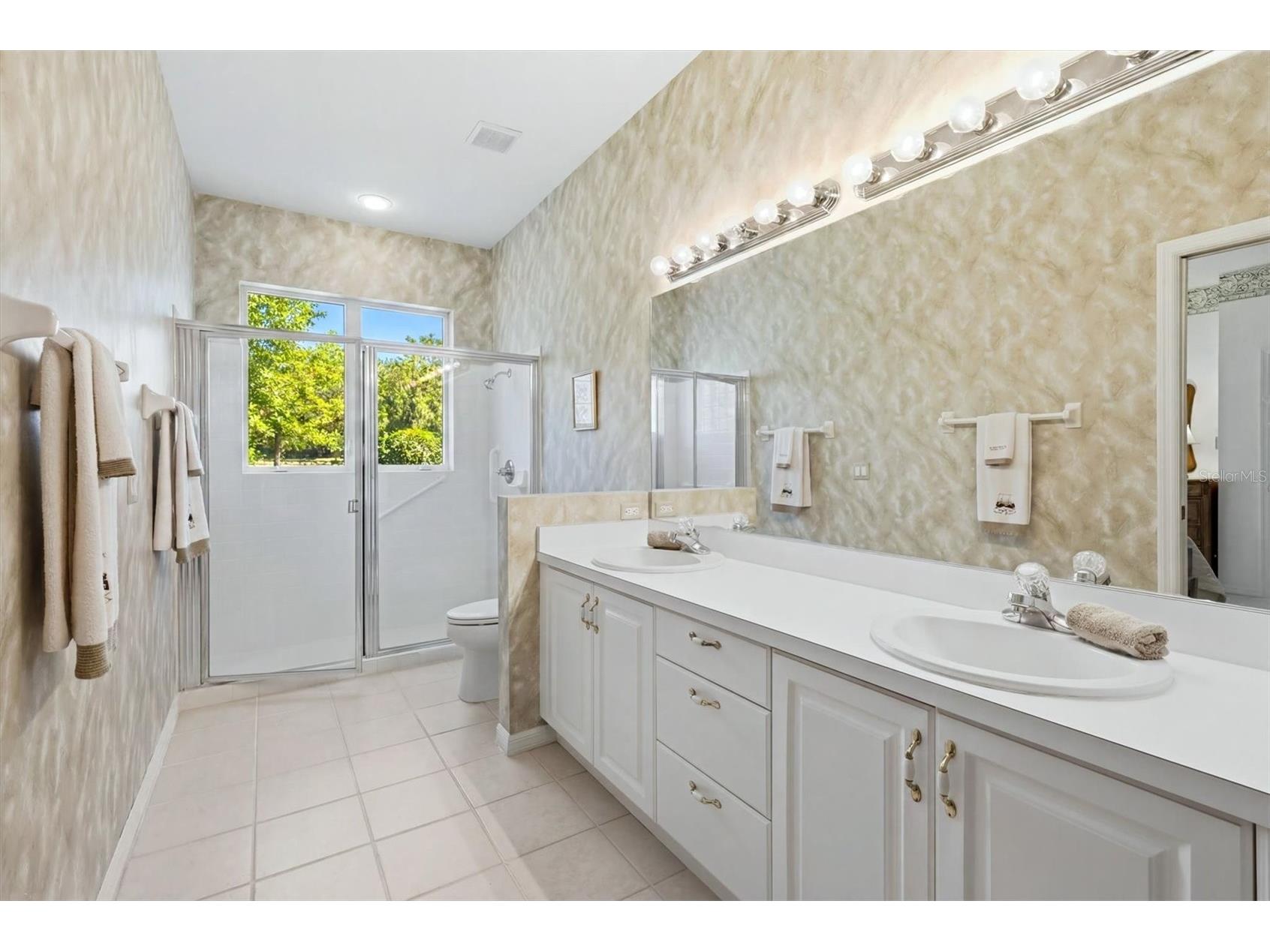 9402 Forest Hills Circle Sarasota FL 34238 A4697494 image28