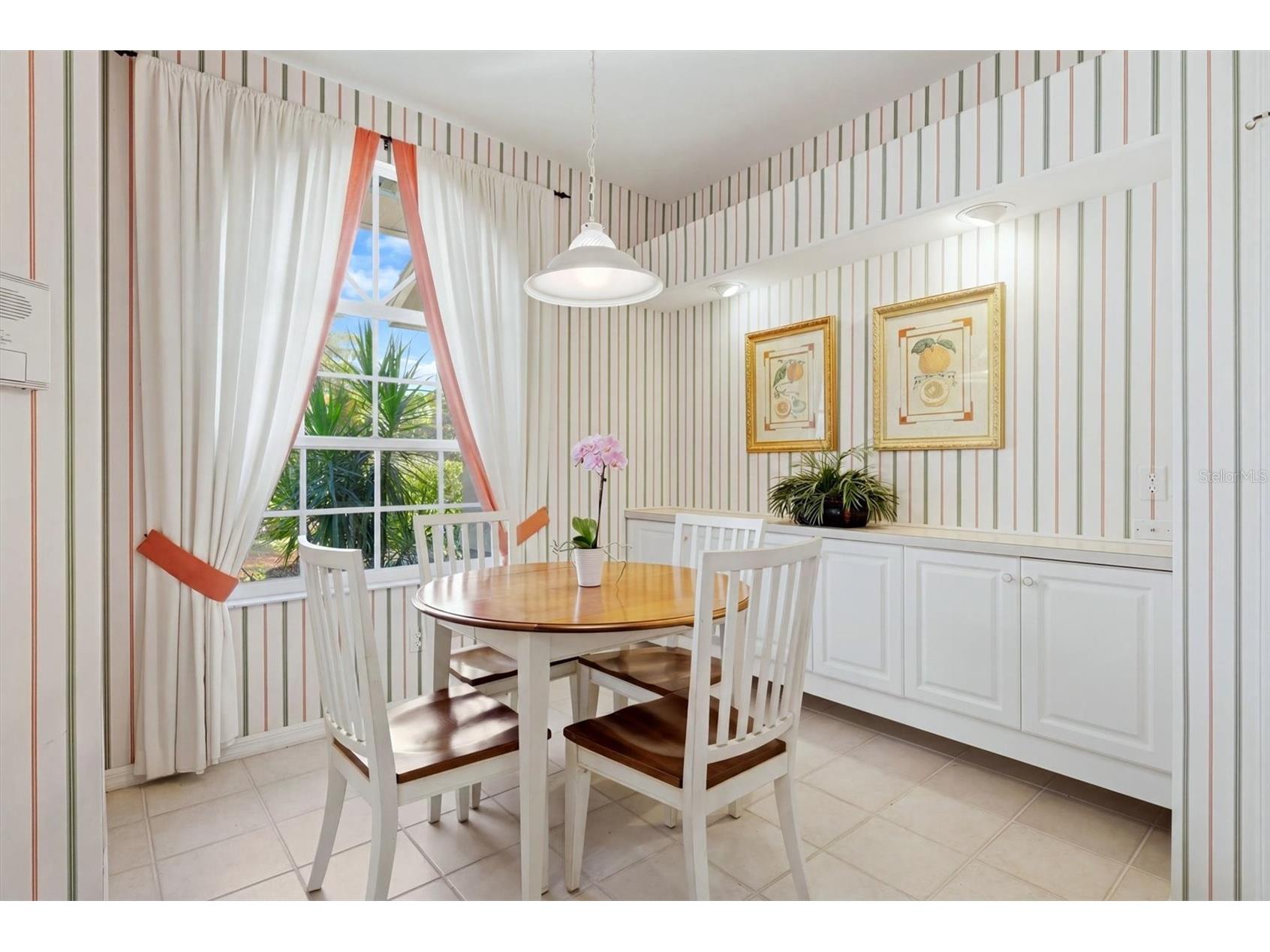 9402 Forest Hills Circle Sarasota FL 34238 A4697494 image9