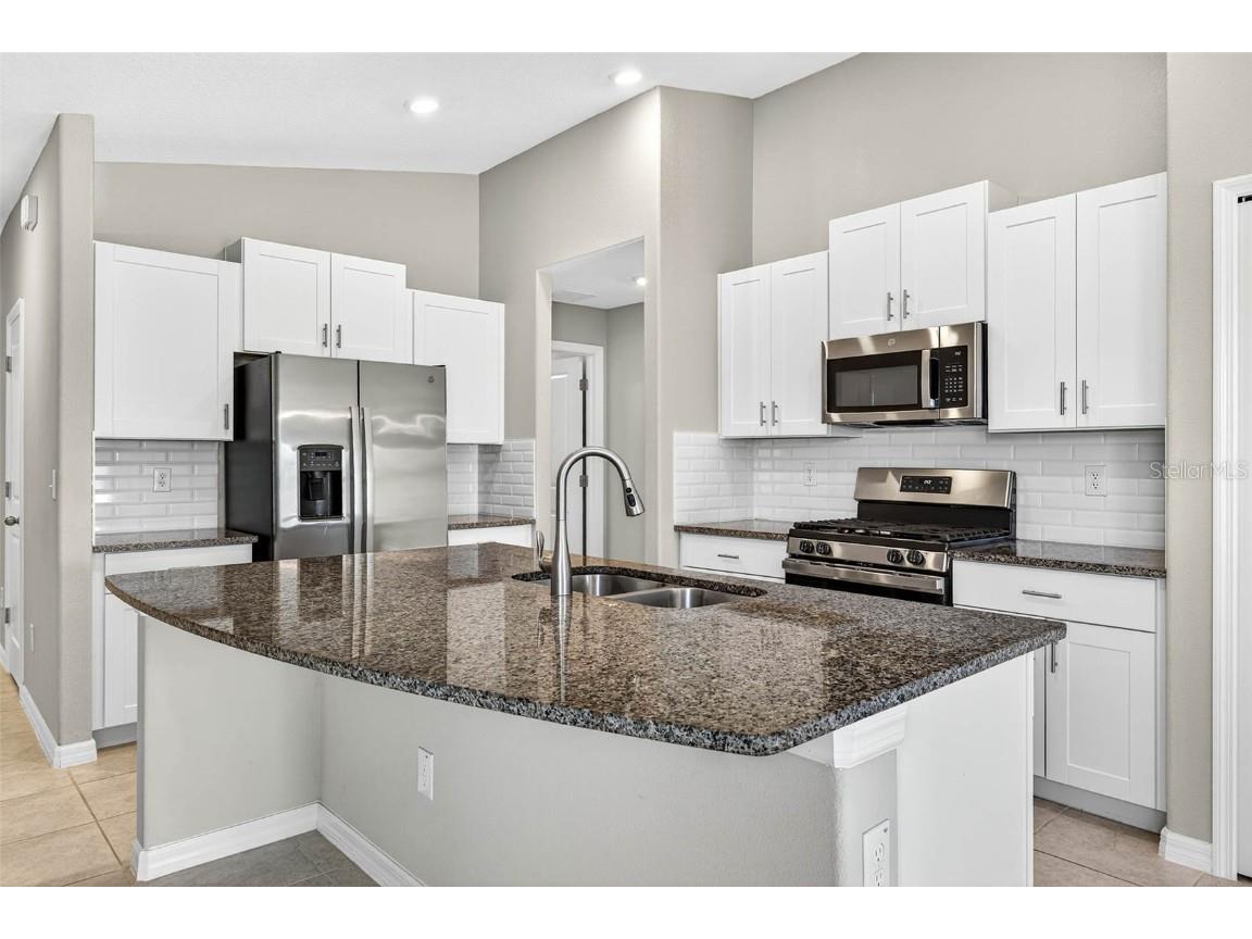 9402 Lemon Drop Loop Sun City Center FL 33573 TB8432778 image4