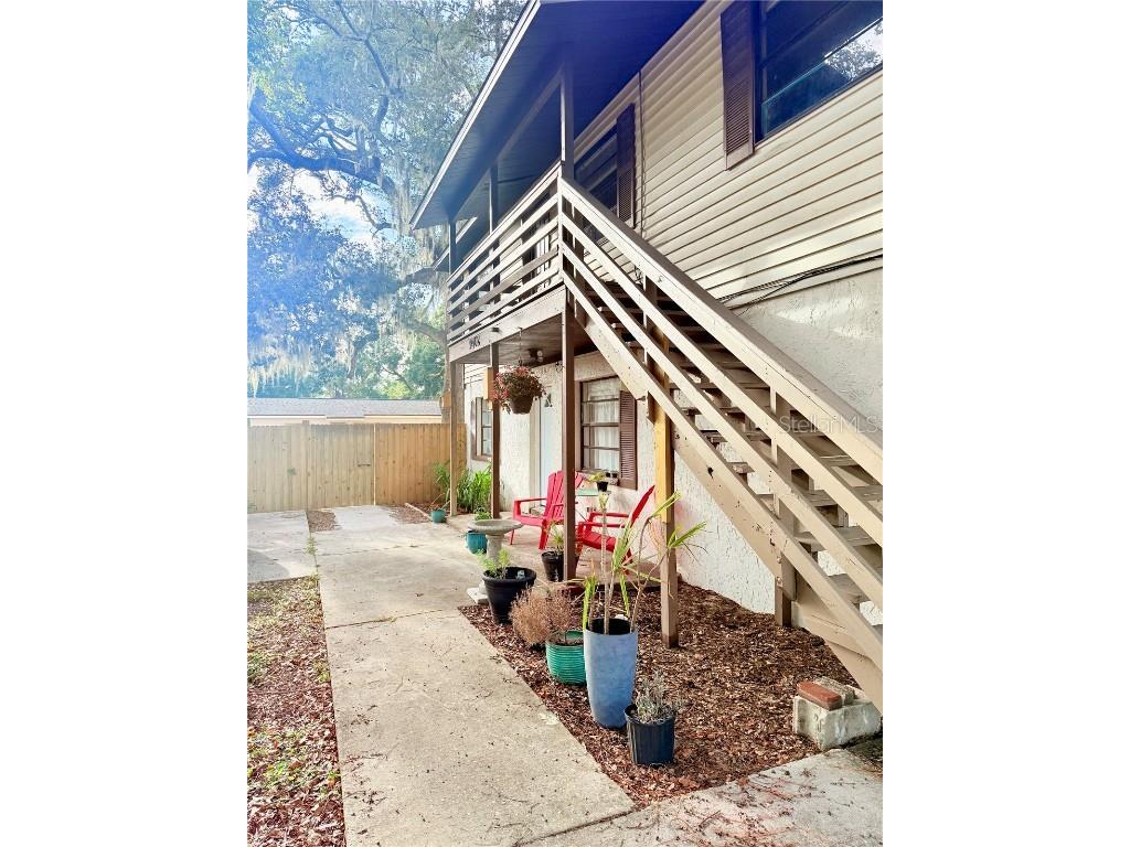 9402 N Semmes Street Tampa FL 33612 TB8440772 image1