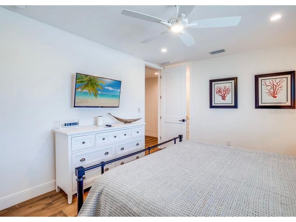 9403 Gulf Dr Anna Maria FL 34216 A4633389 image35