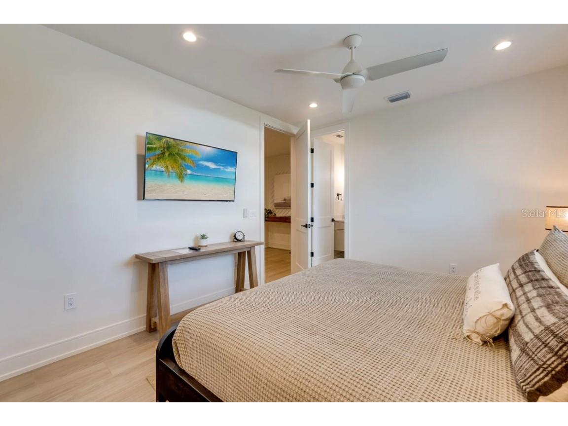 9407 Gulf Dr Anna Maria FL 34216 A4633399 image39