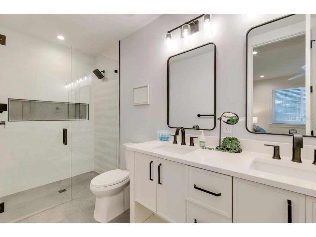 9407 Gulf Dr Anna Maria FL 34216 A4691620 image38