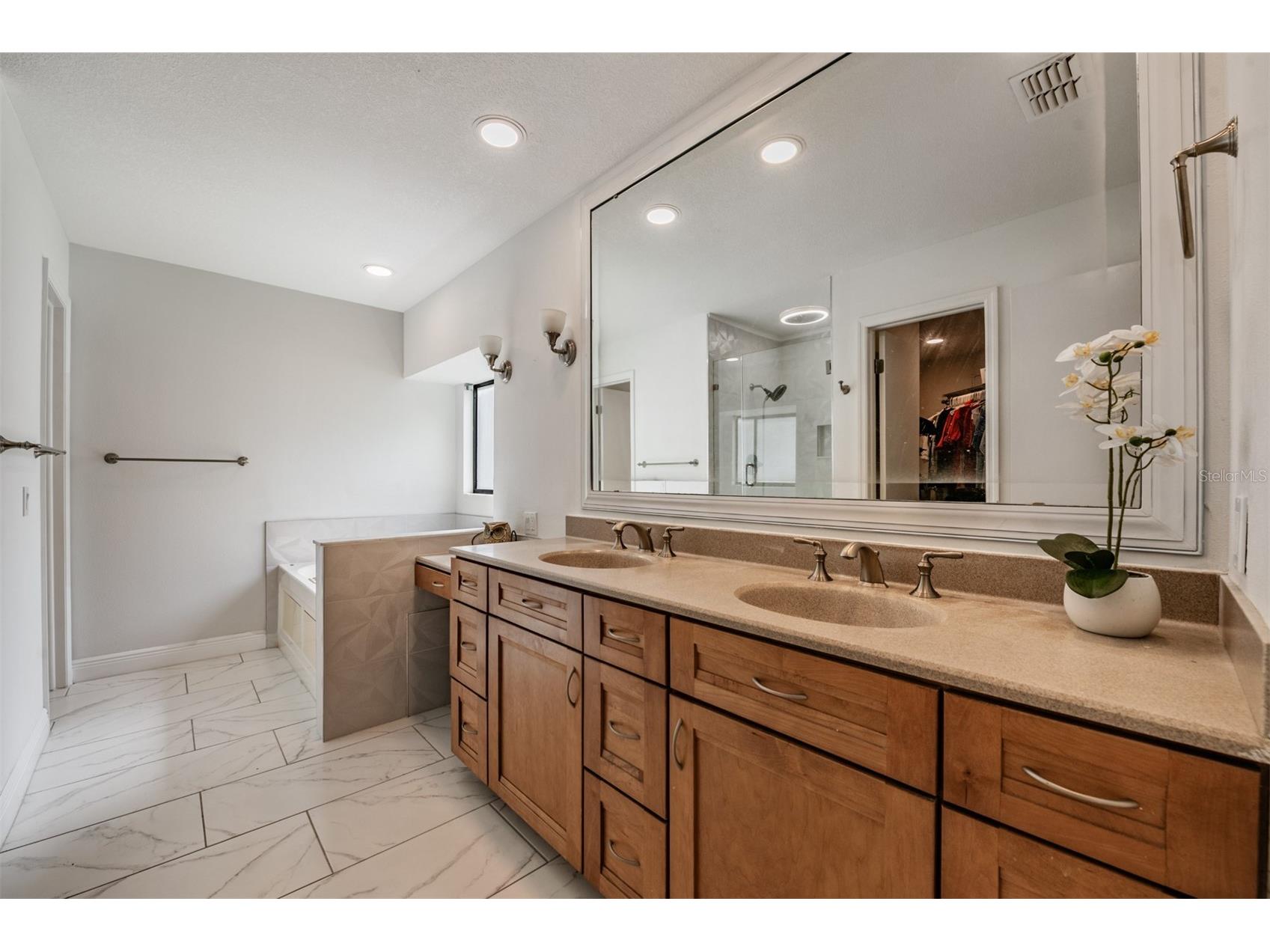 9407 Pebble Glen Avenue Tampa FL 33647 TB8496164 image15