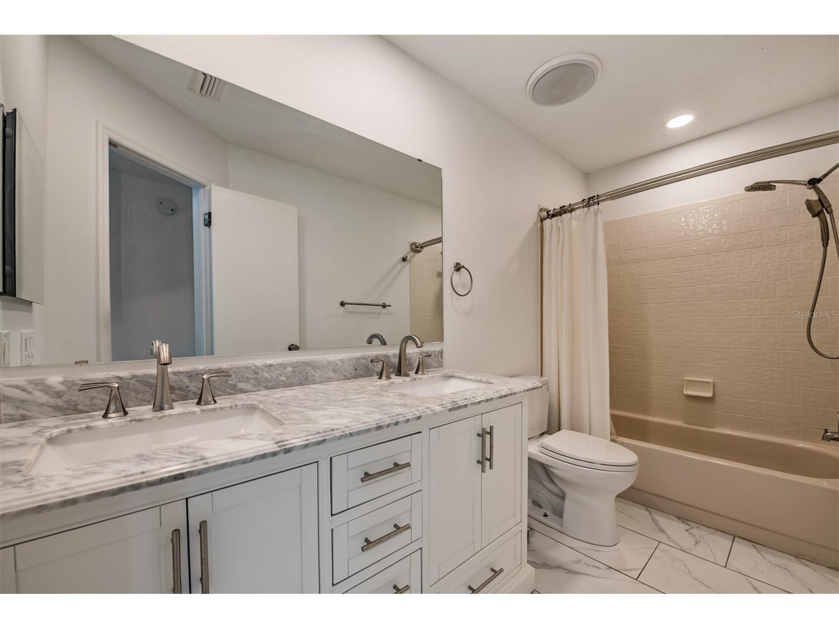9407 Pebble Glen Avenue Tampa FL 33647 TB8496164 image21