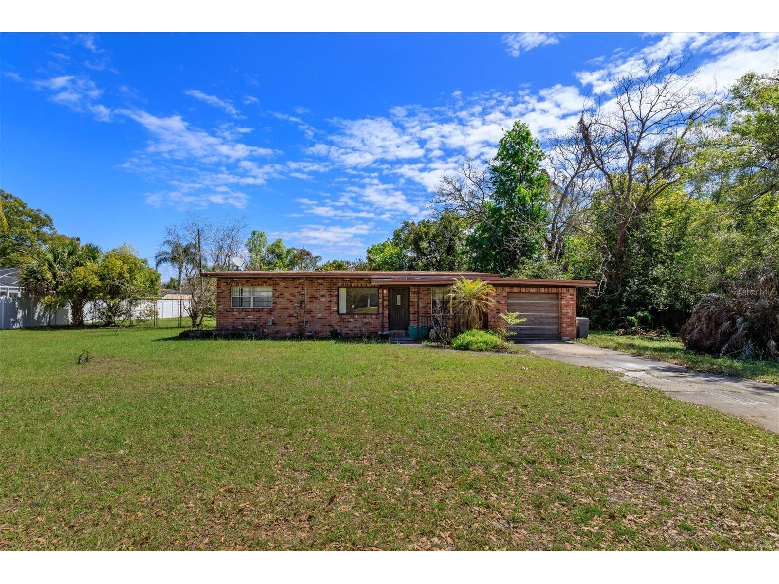 9409 Florence Avenue Apopka FL 32703 - Bear Lake O6391687 image1