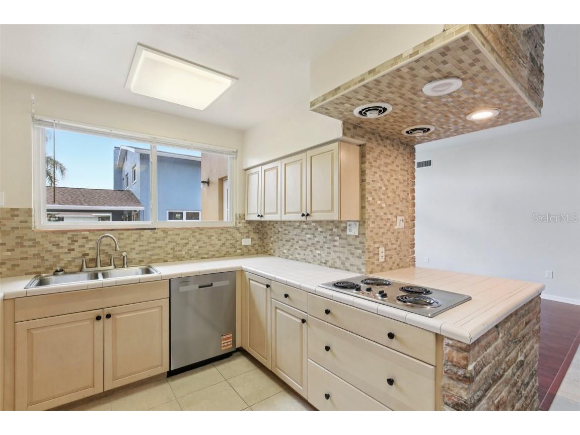 941 Gulf Boulevard Belleair Beach FL 33786 - BELLEAIR BEACH TB8419416 image22