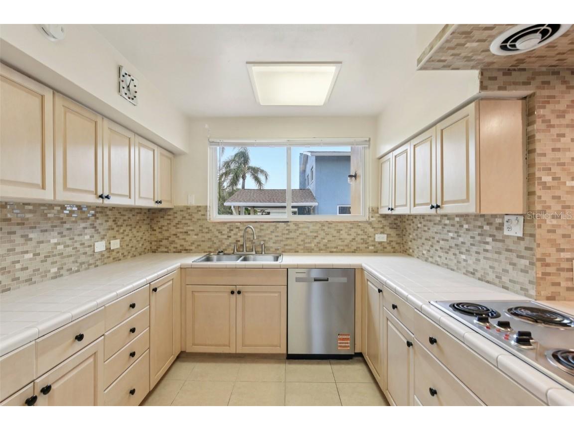 941 Gulf Boulevard Belleair Beach FL 33786 - BELLEAIR BEACH TB8419416 image23