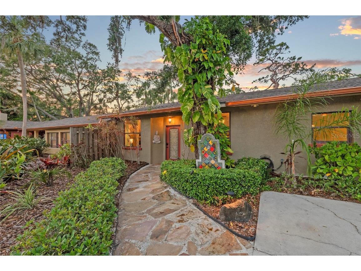 941 Virginia Drive Sarasota FL 34234 A4652219 image1