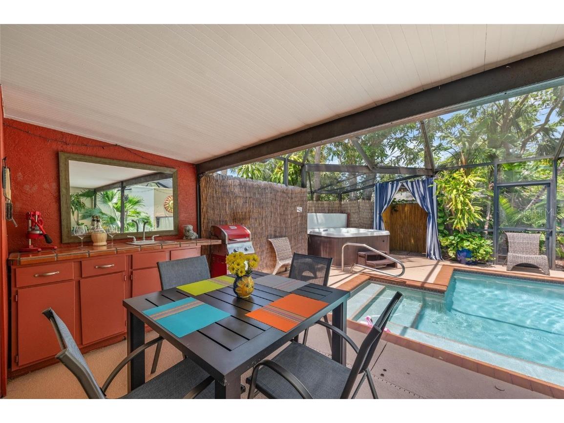 941 Virginia Drive Sarasota FL 34234 A4652219 image2