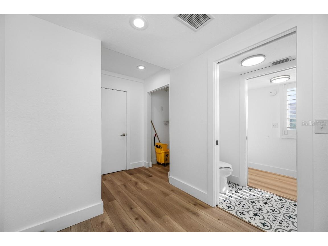 9410 Tara Cay Court #15 Seminole FL 33776 TB8430754 image11