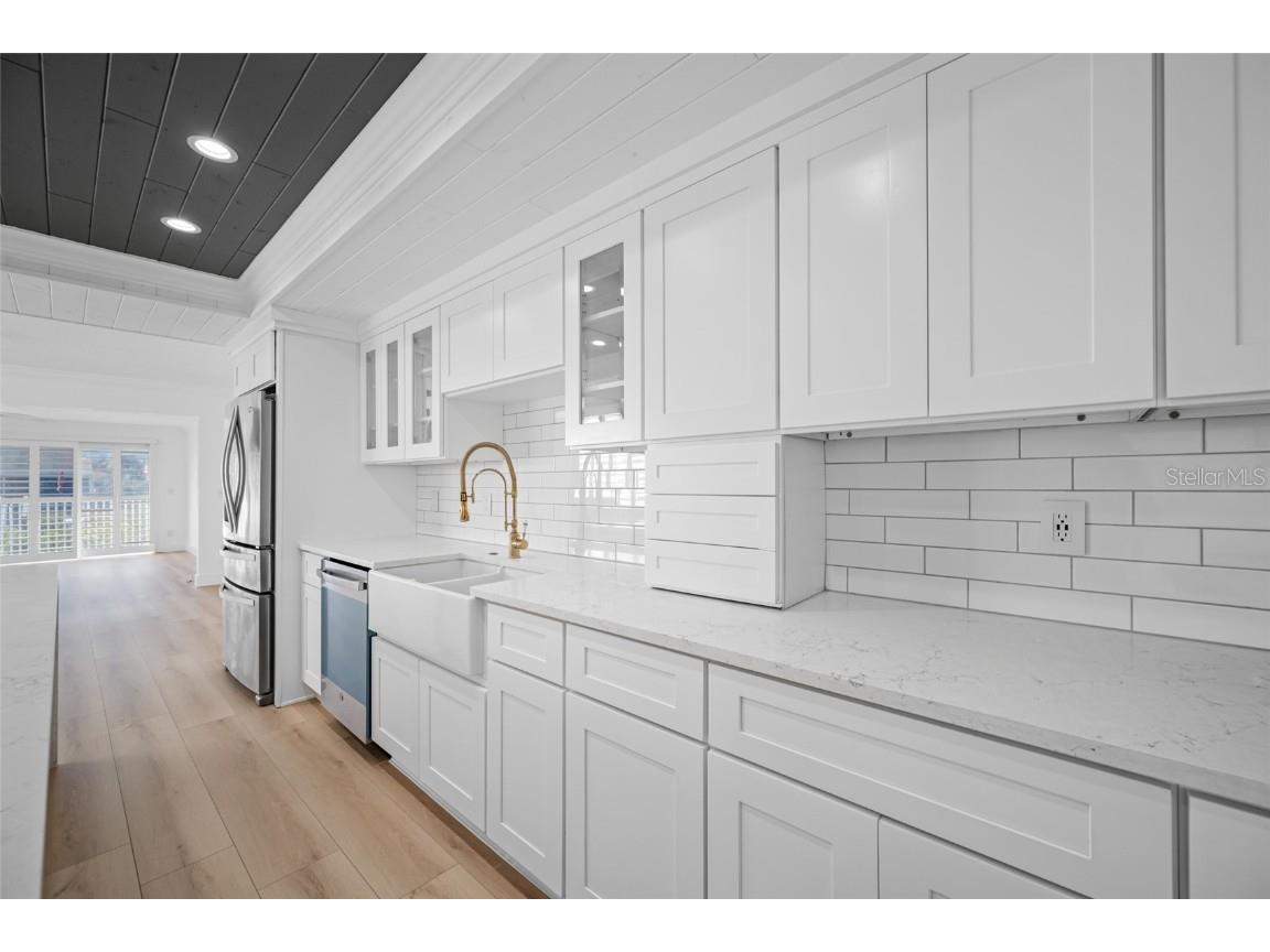 9410 Tara Cay Court #15 Seminole FL 33776 TB8430754 image17