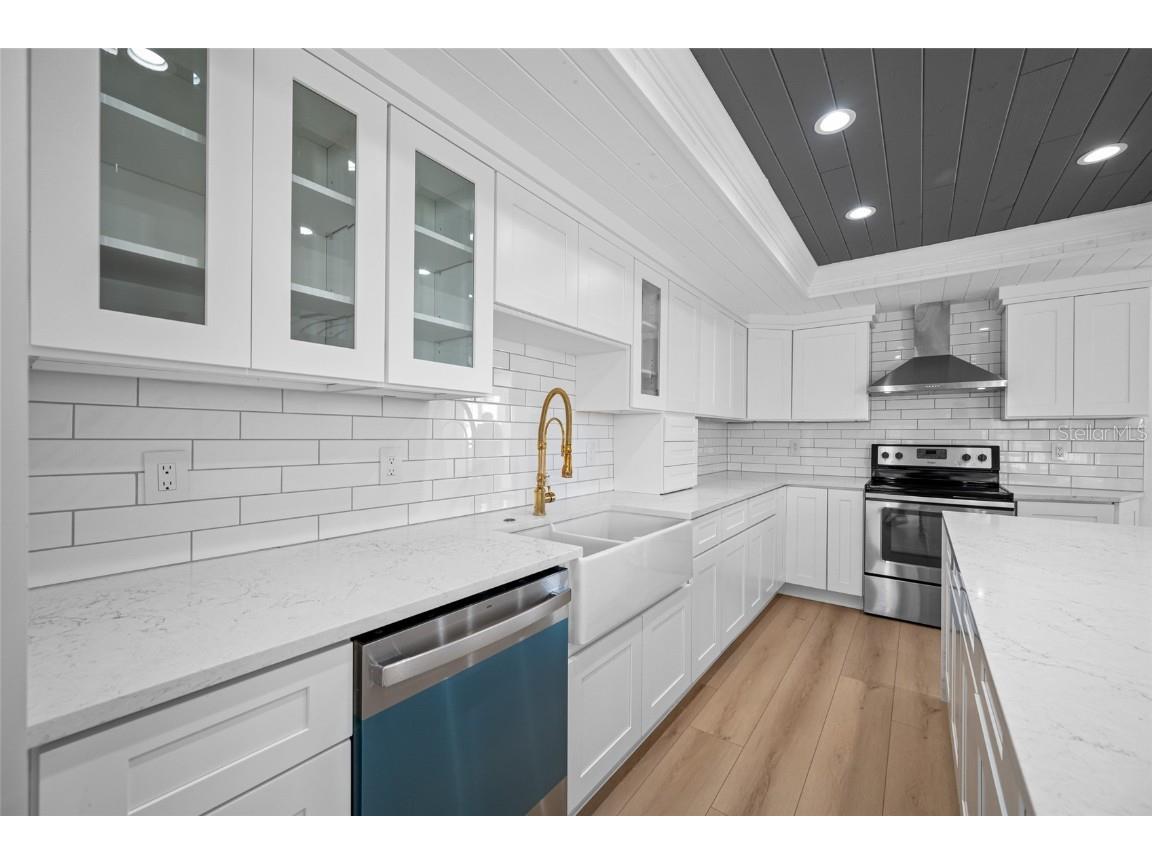 9410 Tara Cay Court #15 Seminole FL 33776 TB8430754 image18