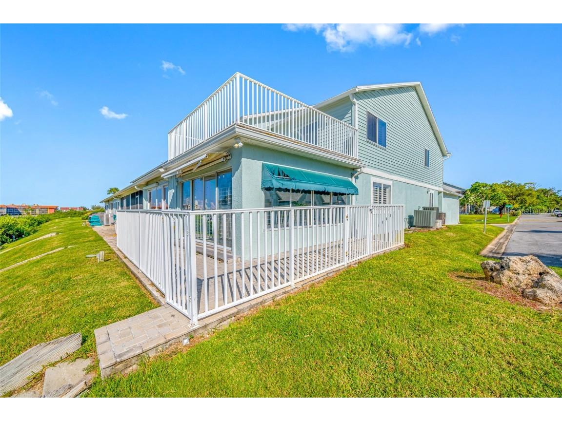 9410 Tara Cay Court #15 Seminole FL 33776 TB8430754 image2