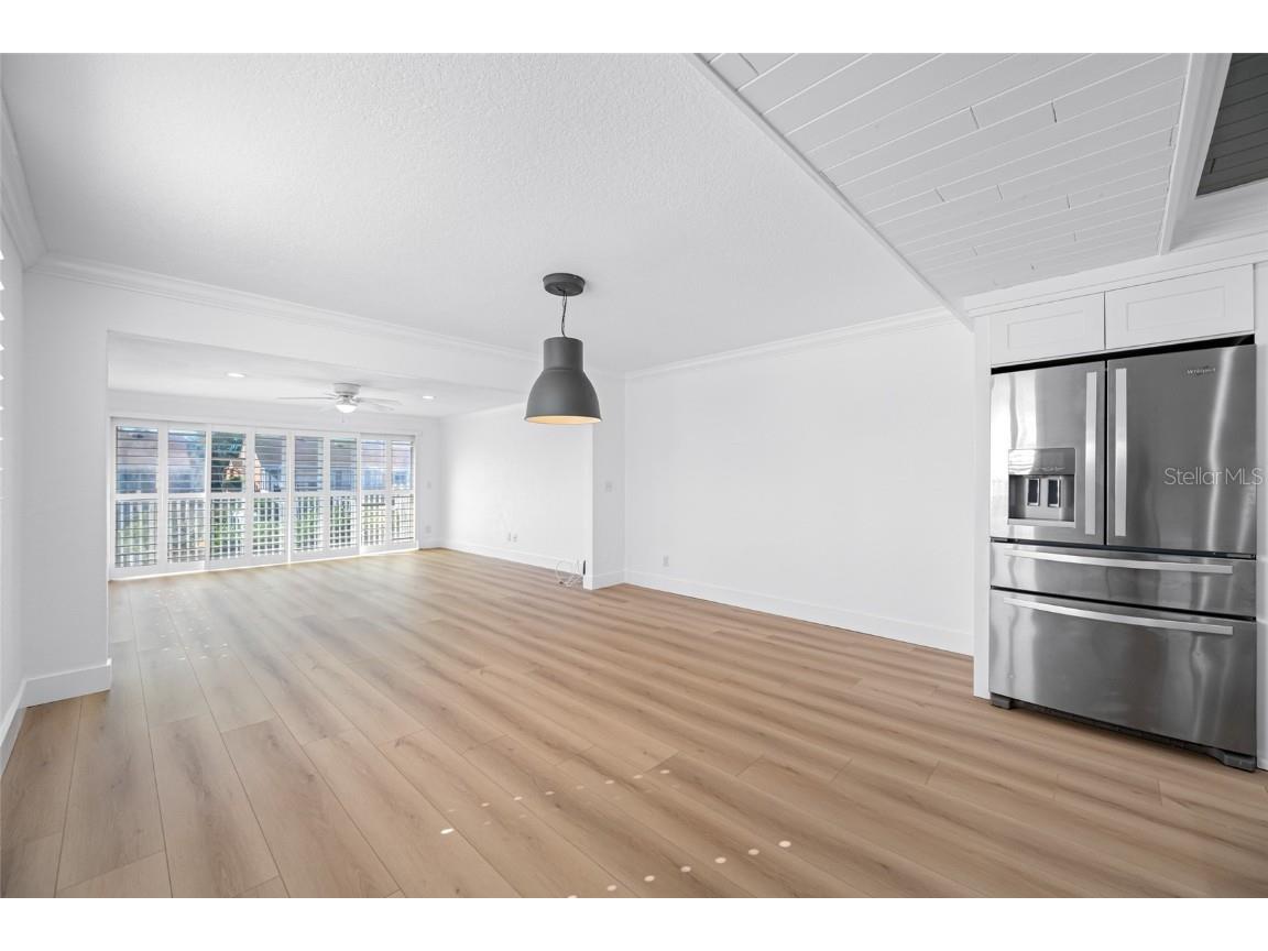 9410 Tara Cay Court #15 Seminole FL 33776 TB8430754 image24