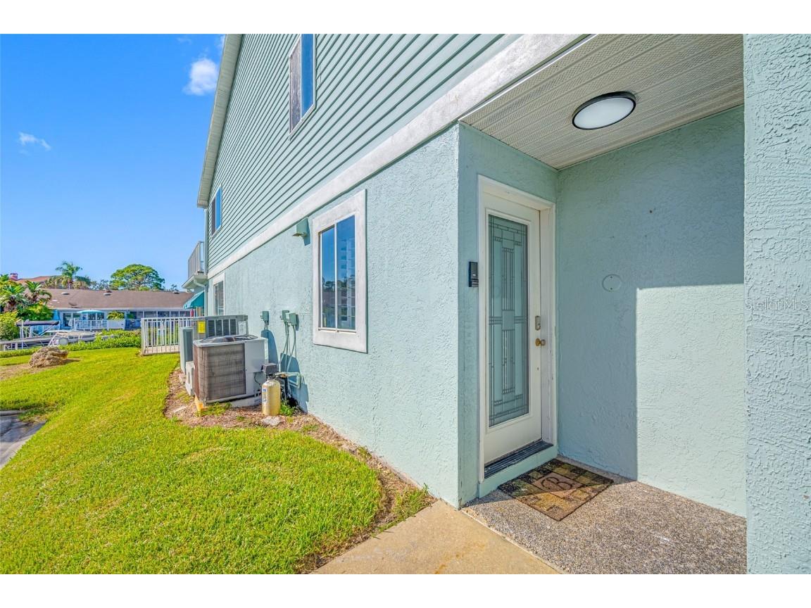 9410 Tara Cay Court #15 Seminole FL 33776 TB8430754 image3