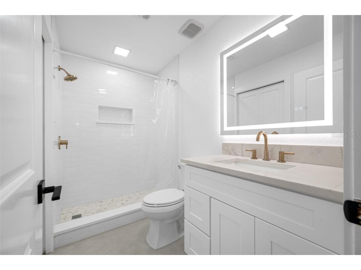 9410 Tara Cay Court #15 Seminole FL 33776 TB8430754 image34