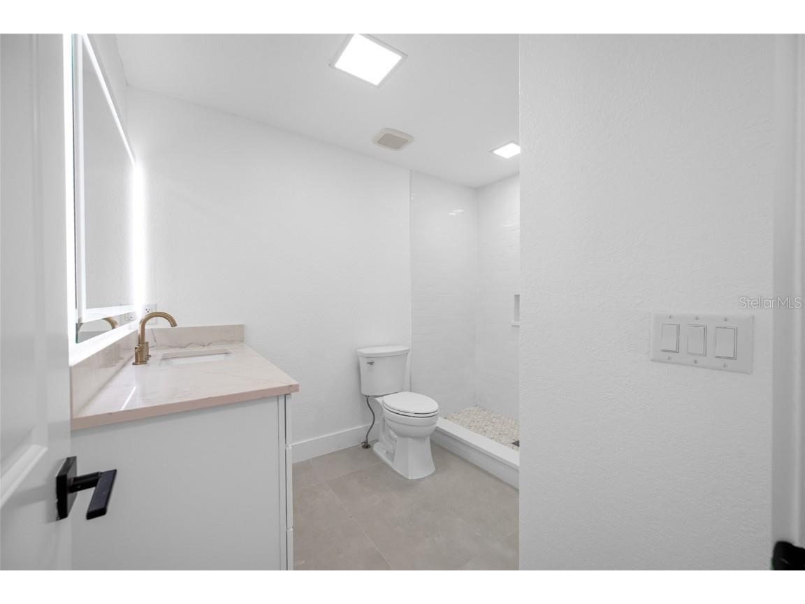 9410 Tara Cay Court #15 Seminole FL 33776 TB8430754 image37