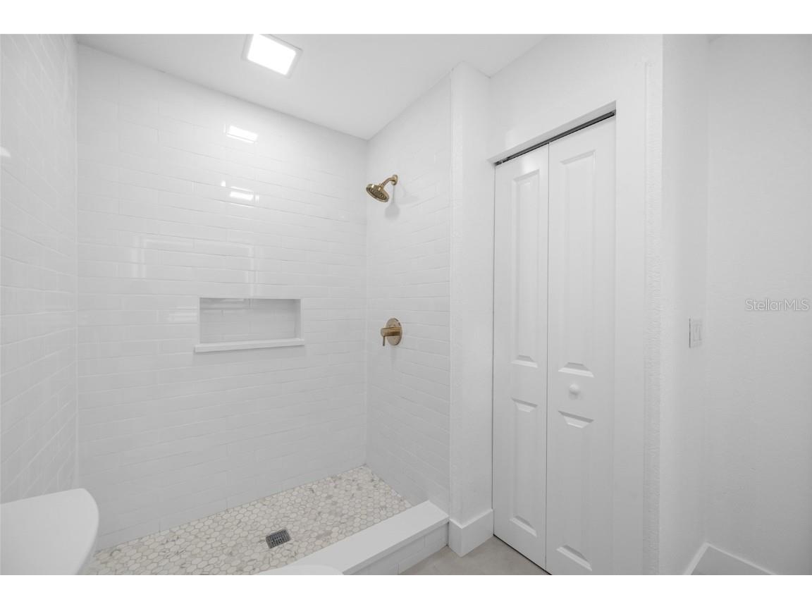 9410 Tara Cay Court #15 Seminole FL 33776 TB8430754 image39