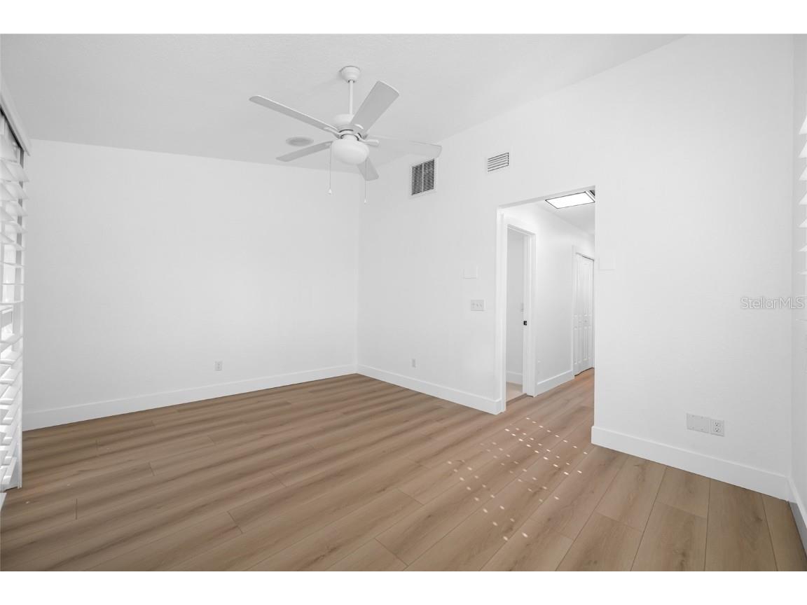 9410 Tara Cay Court #15 Seminole FL 33776 TB8430754 image44