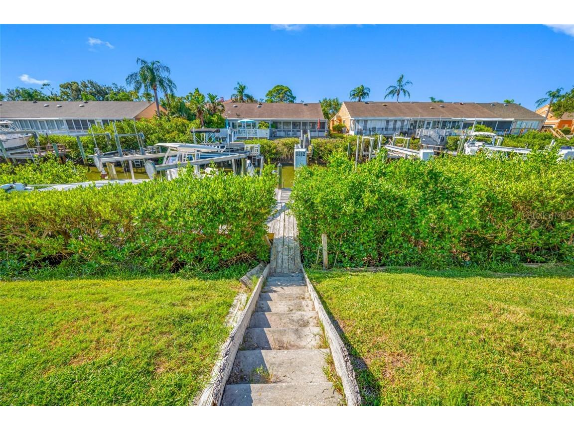 9410 Tara Cay Court #15 Seminole FL 33776 TB8430754 image5