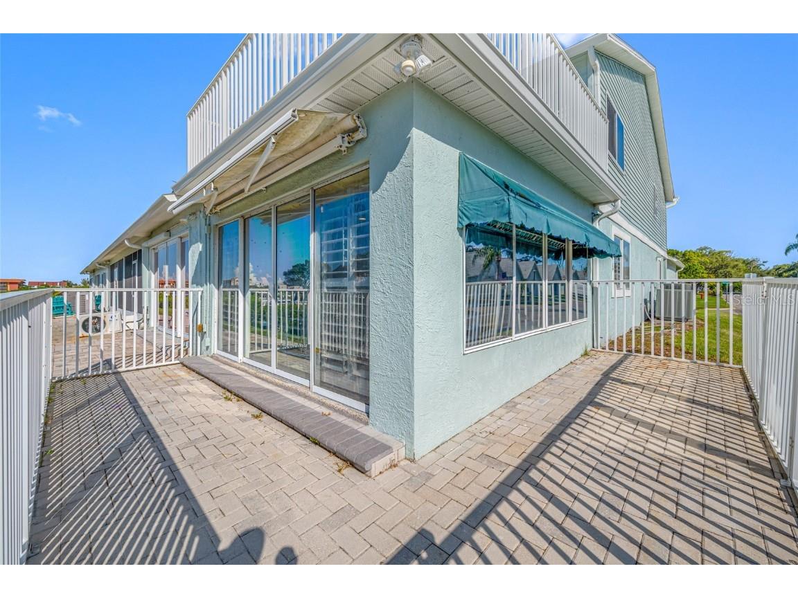 9410 Tara Cay Court #15 Seminole FL 33776 TB8430754 image88