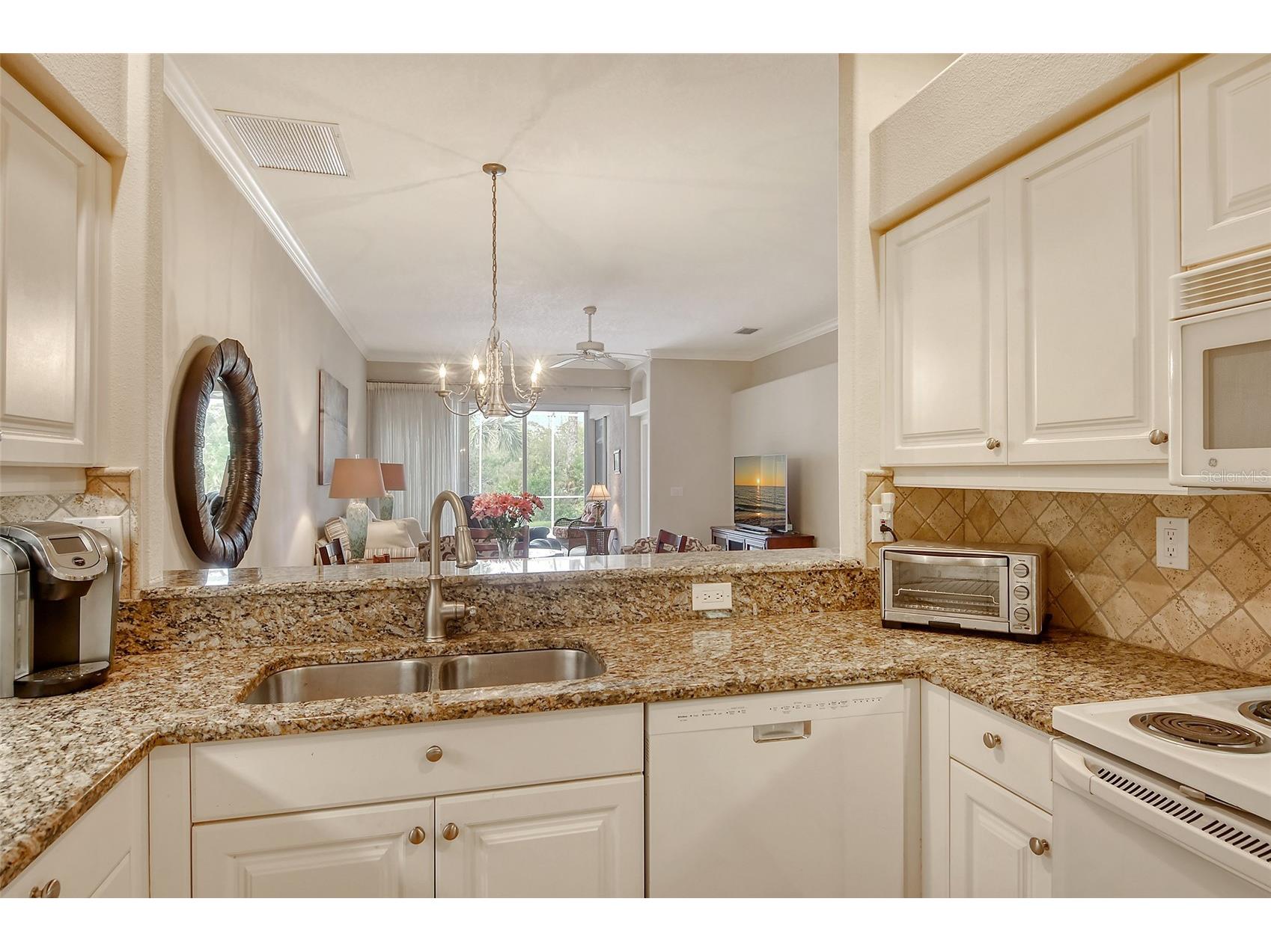 9411 Forest Hills Circle Sarasota FL 34238 A4683831 image17