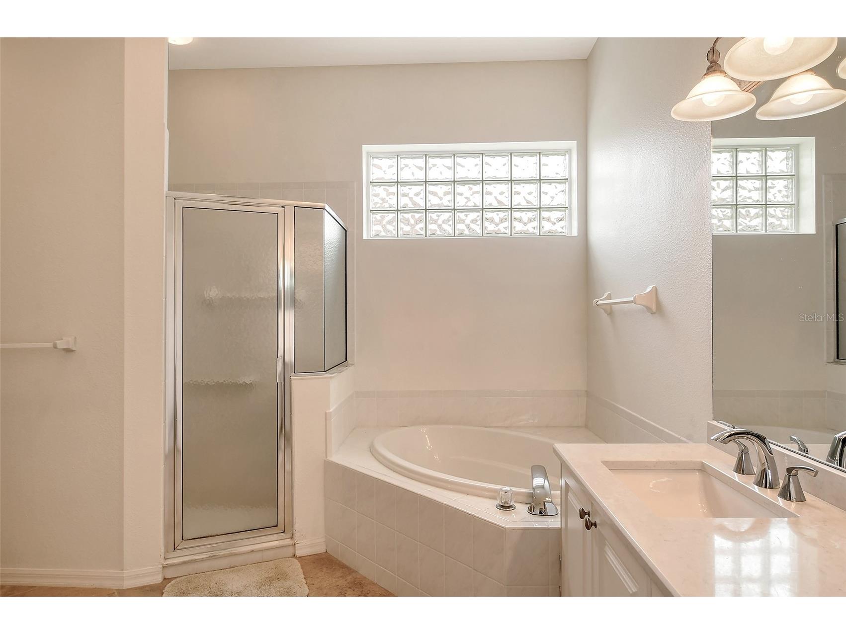 9411 Forest Hills Circle Sarasota FL 34238 A4683831 image21