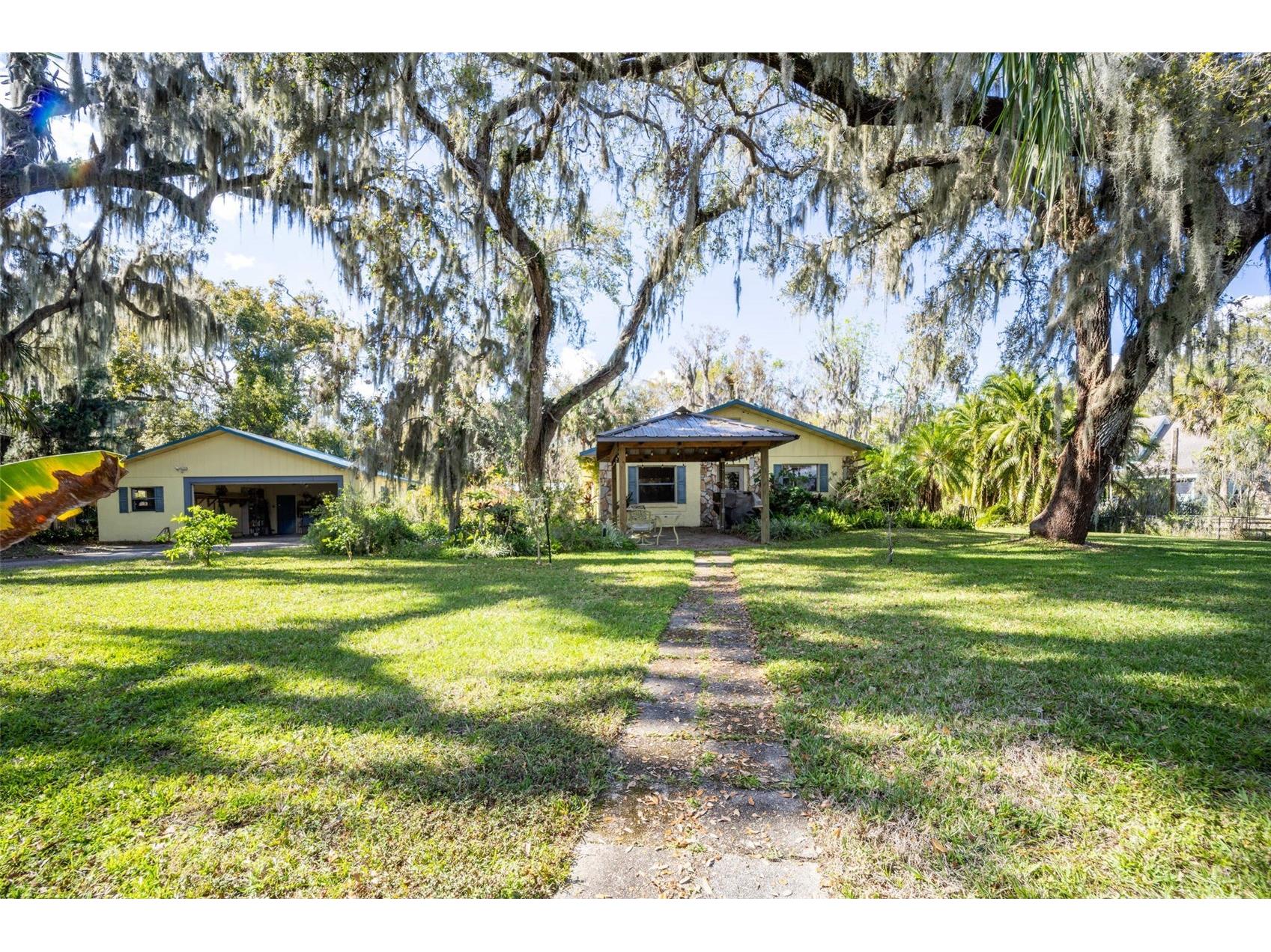 9415 Cat Track Trail Lake Wales FL 33898 - LAKE WALK-IN-WATER TB8358041 image1