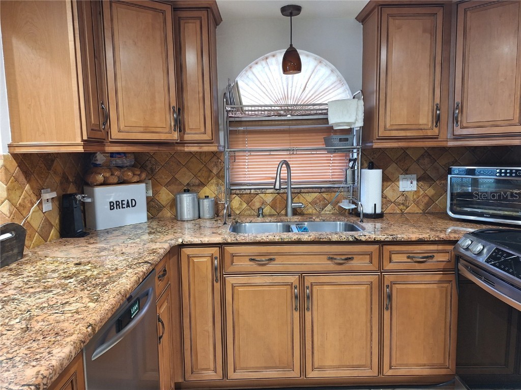 9415 Indale Drive New Port Richey FL 34654 W7880066 image17