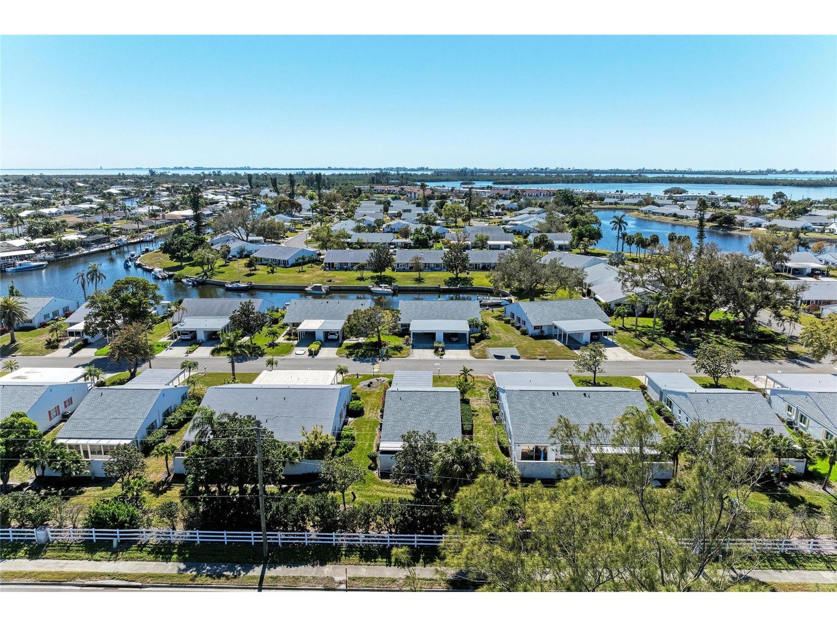 9417 Kingston Drive #9417 Bradenton FL 34210 - SARASOTA BAY INTRACOASTAL A4682266 image4