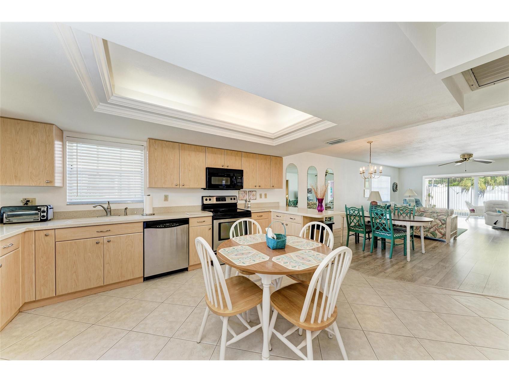 9417 Kingston Drive #9417 Bradenton FL 34210 - SARASOTA BAY INTRACOASTAL A4682266 image8