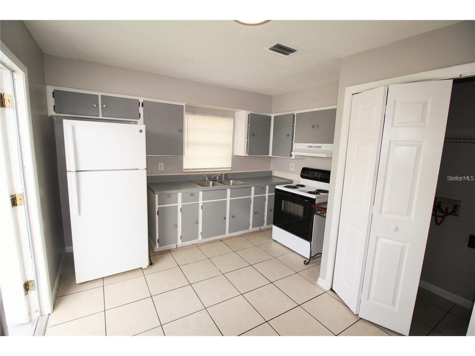 9418 N 50th Street #B Tampa FL 33617 R4911449 image3