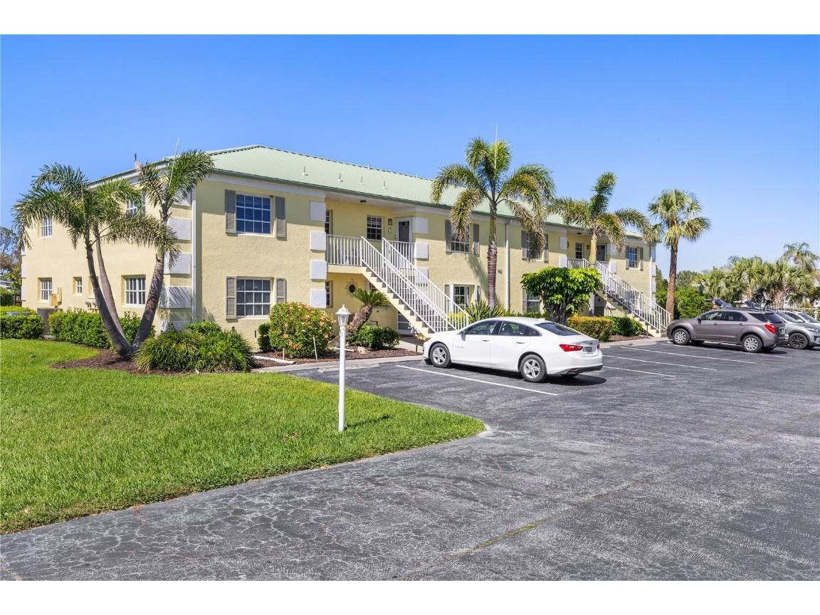 942 Capri Isles Boulevard #105 Venice FL 34292 N6141507 image1