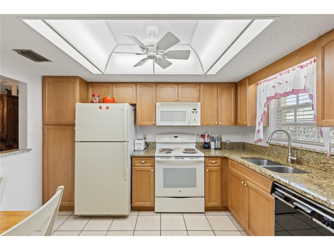 942 Capri Isles Boulevard #105 Venice FL 34292 N6141507 image6