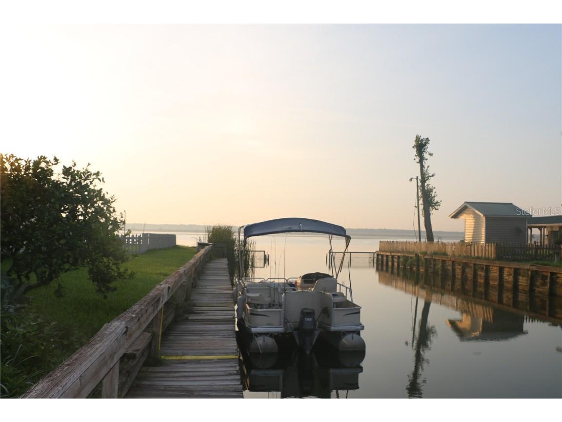 942 Cr 461 Lake Panasoffkee FL 33538 - LAKE PANASOFFKEE O6123181 image1