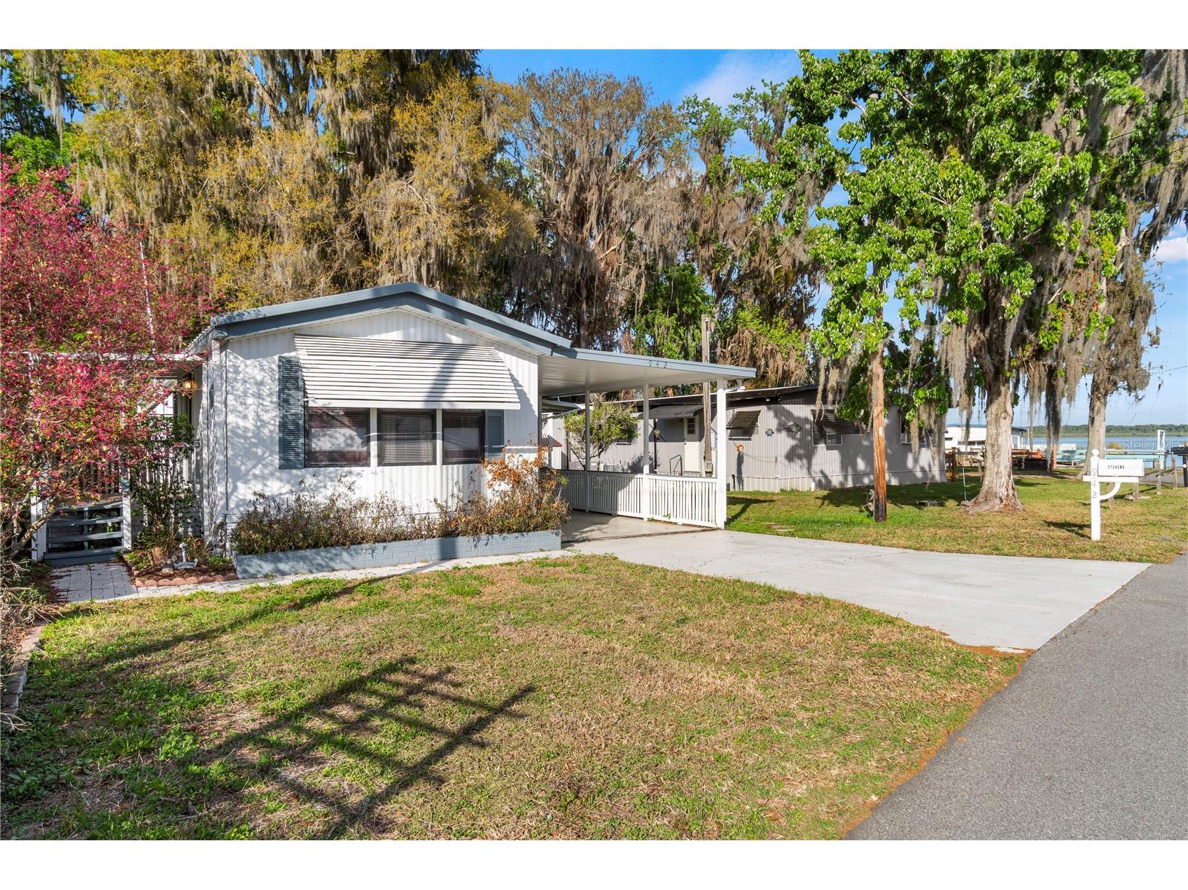 942 Cr 461 Lake Panasoffkee FL 33538 OM720891 image2