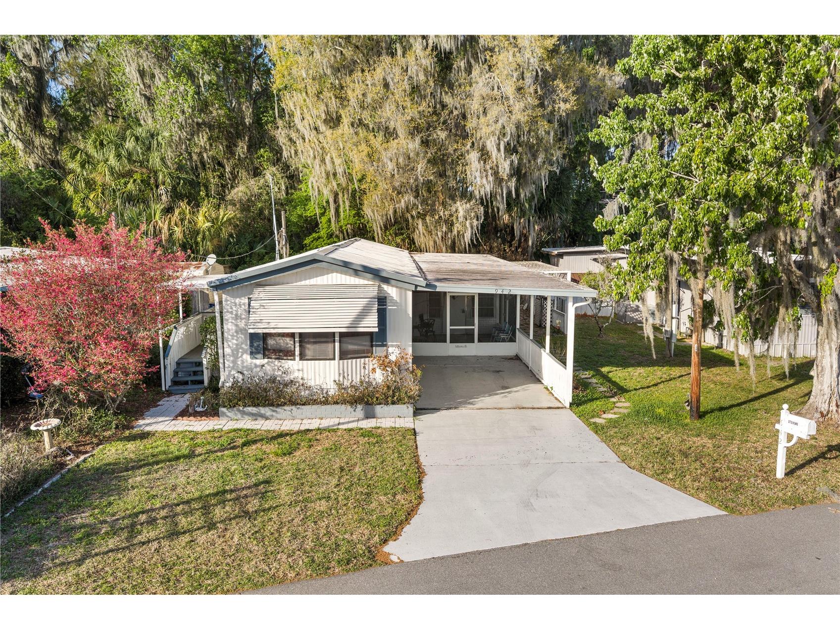 942 Cr 461 Lake Panasoffkee FL 33538 OM720891 image37