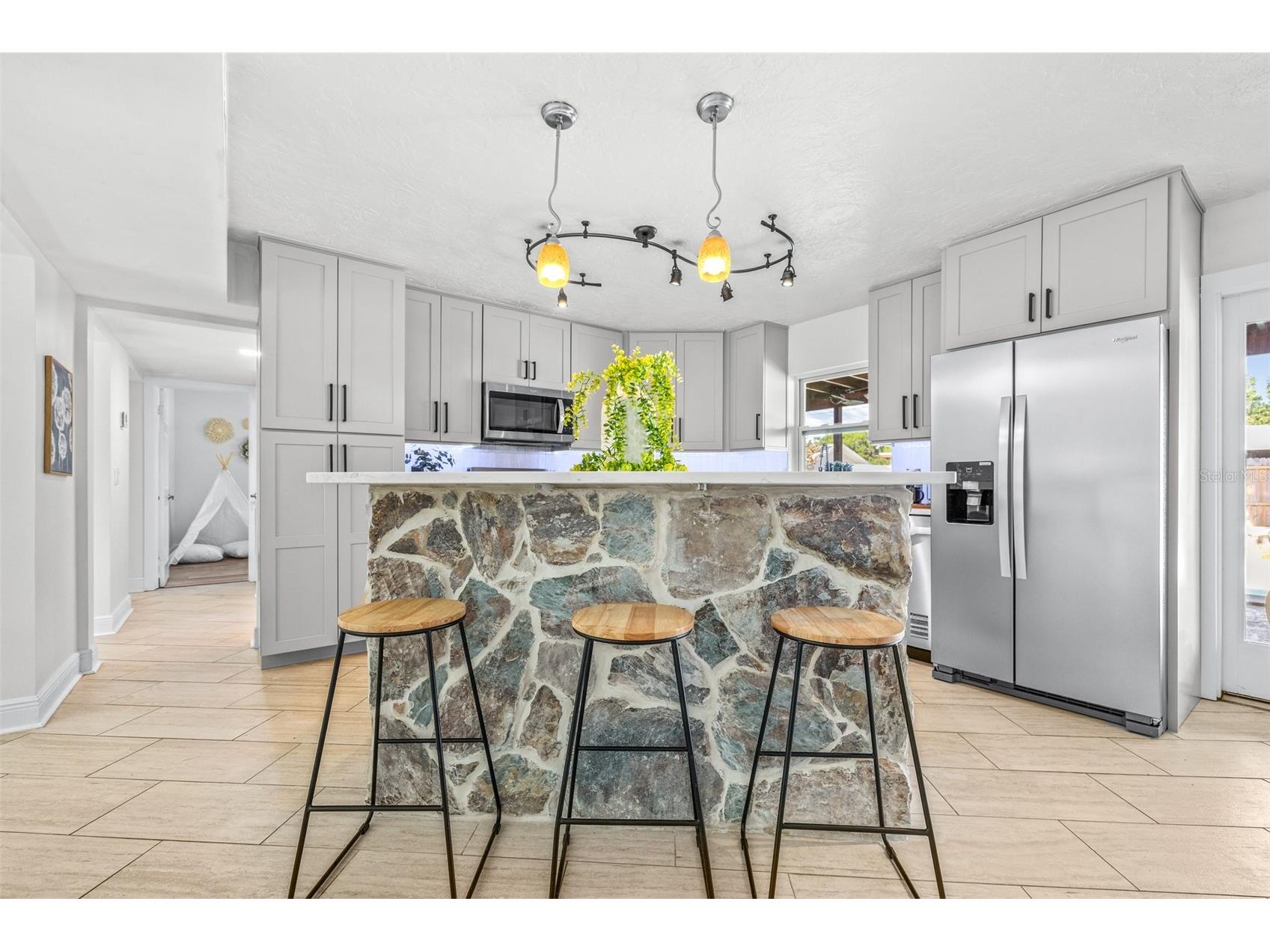 942 Dumont Drive Dunedin FL 34698 TB8507684 image22