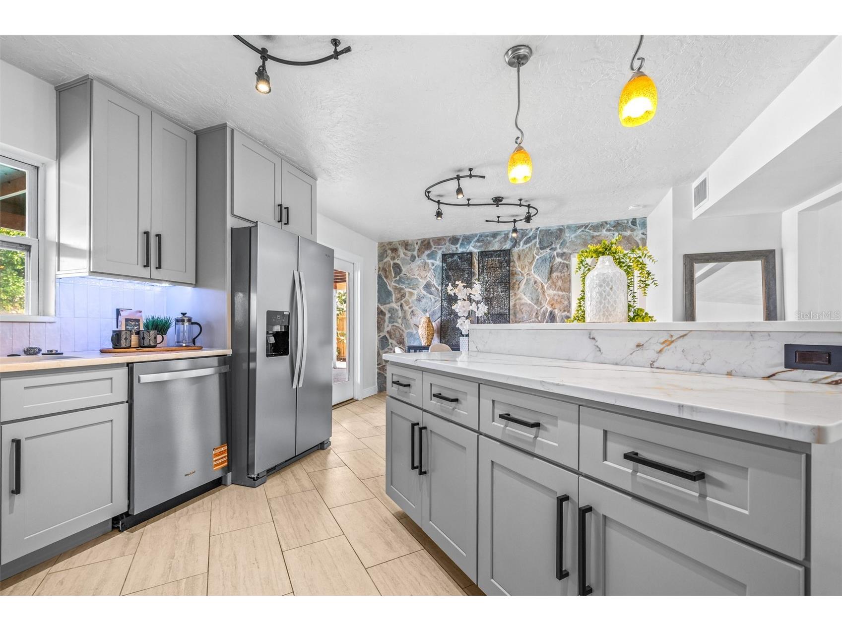 942 Dumont Drive Dunedin FL 34698 TB8507684 image25
