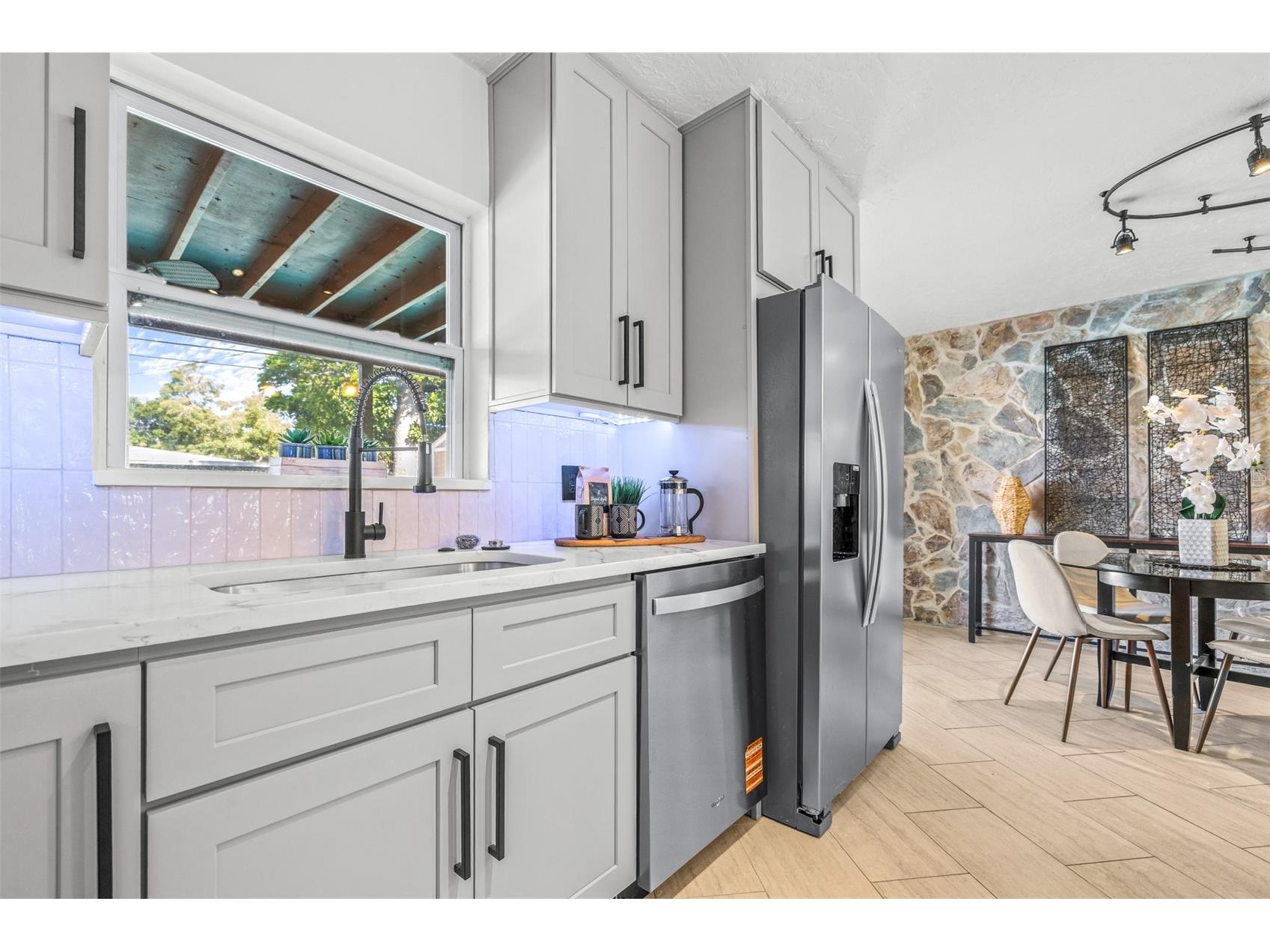 942 Dumont Drive Dunedin FL 34698 TB8507684 image27