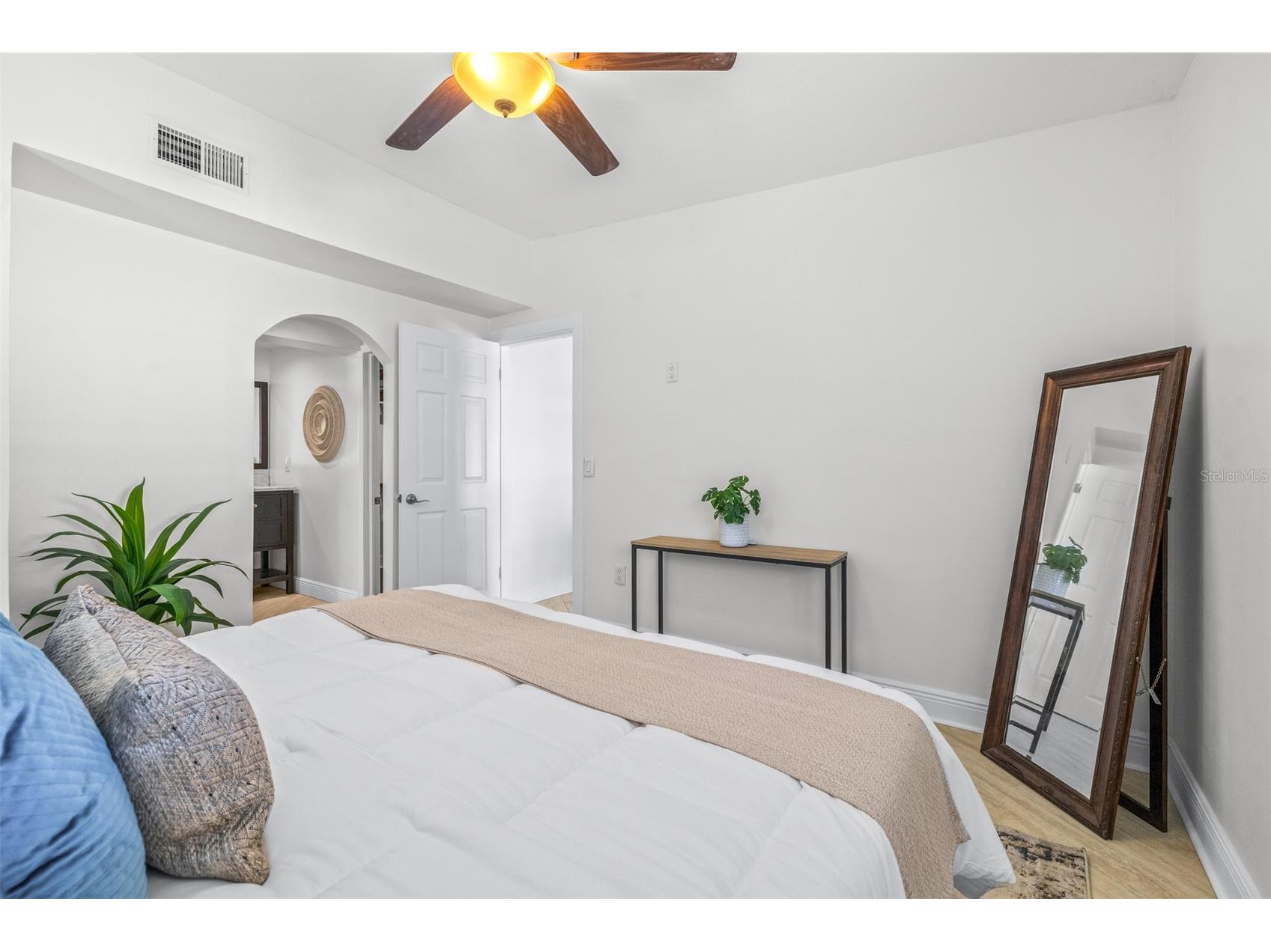 942 Dumont Drive Dunedin FL 34698 TB8507684 image34