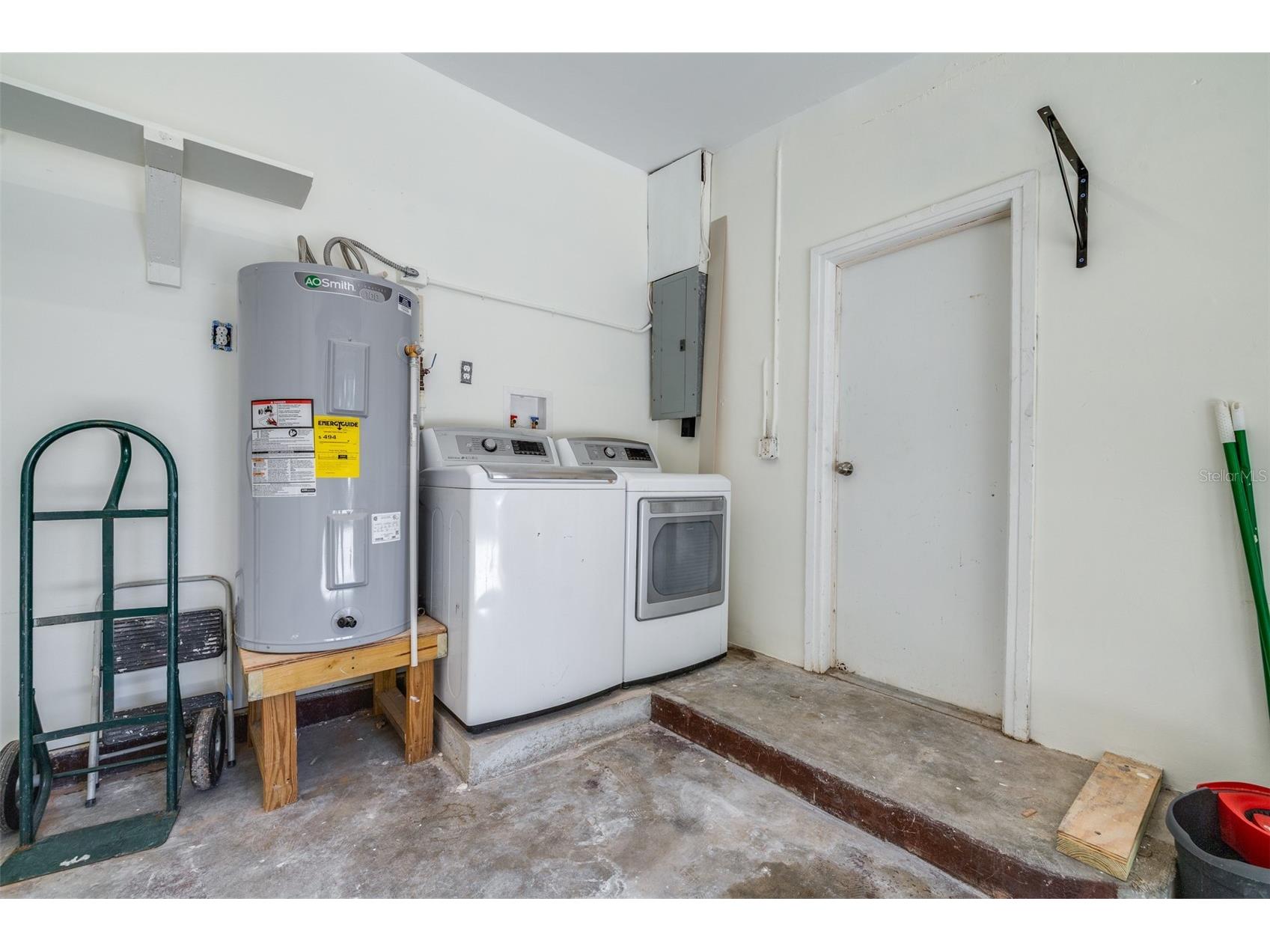 942 Dumont Drive Dunedin FL 34698 TB8507684 image48