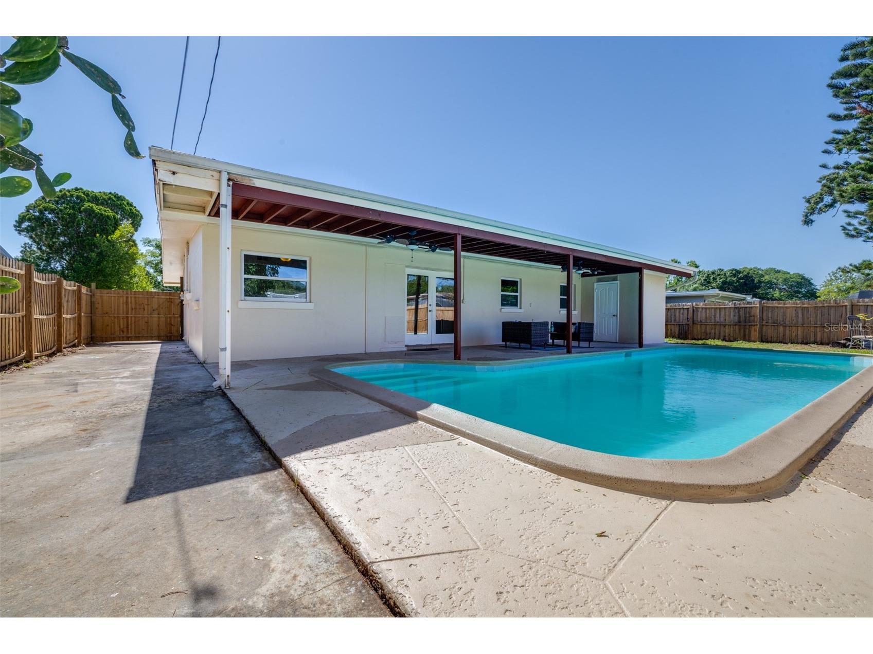 942 Dumont Drive Dunedin FL 34698 TB8507684 image57