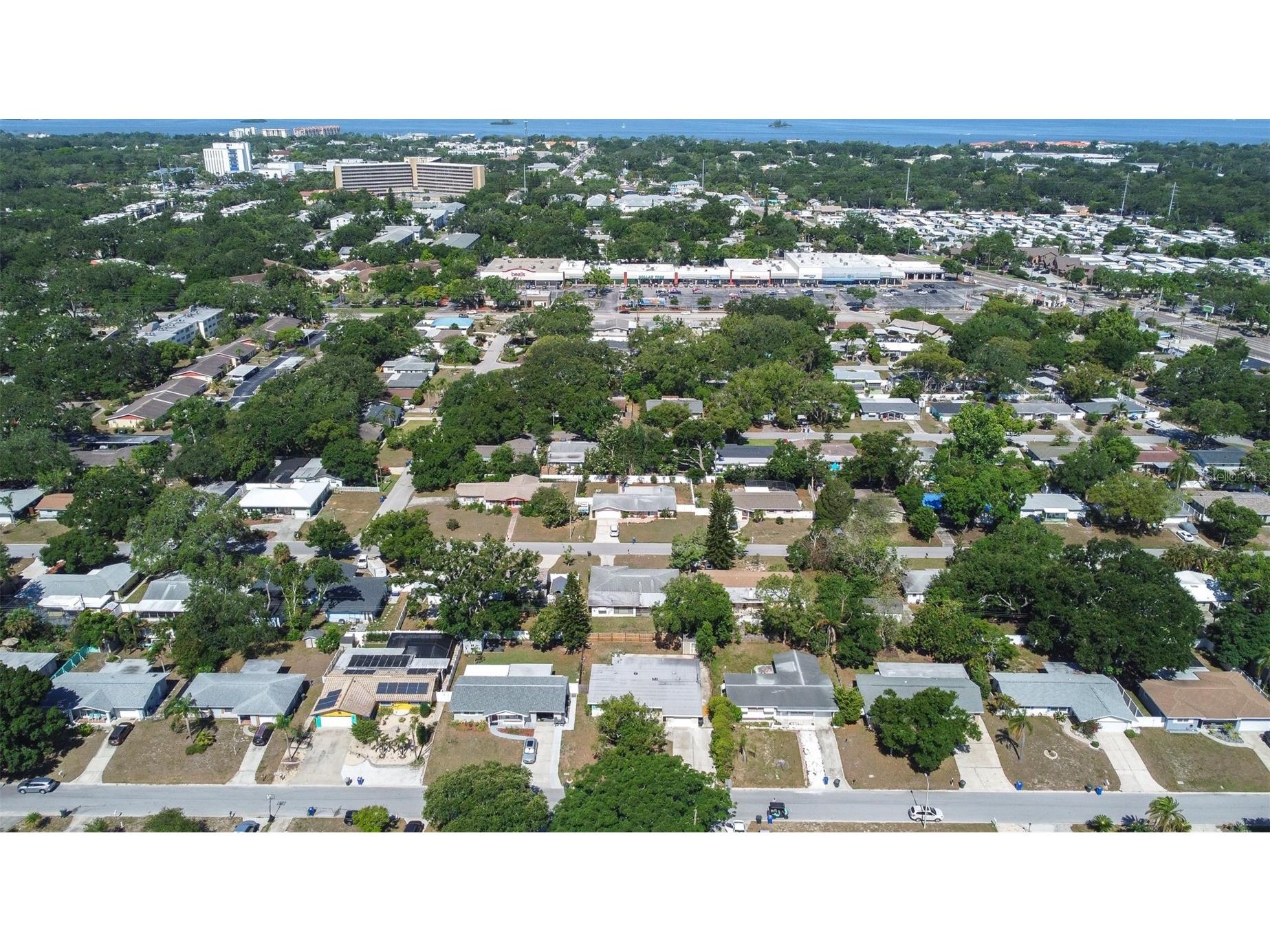 942 Dumont Drive Dunedin FL 34698 TB8507684 image81