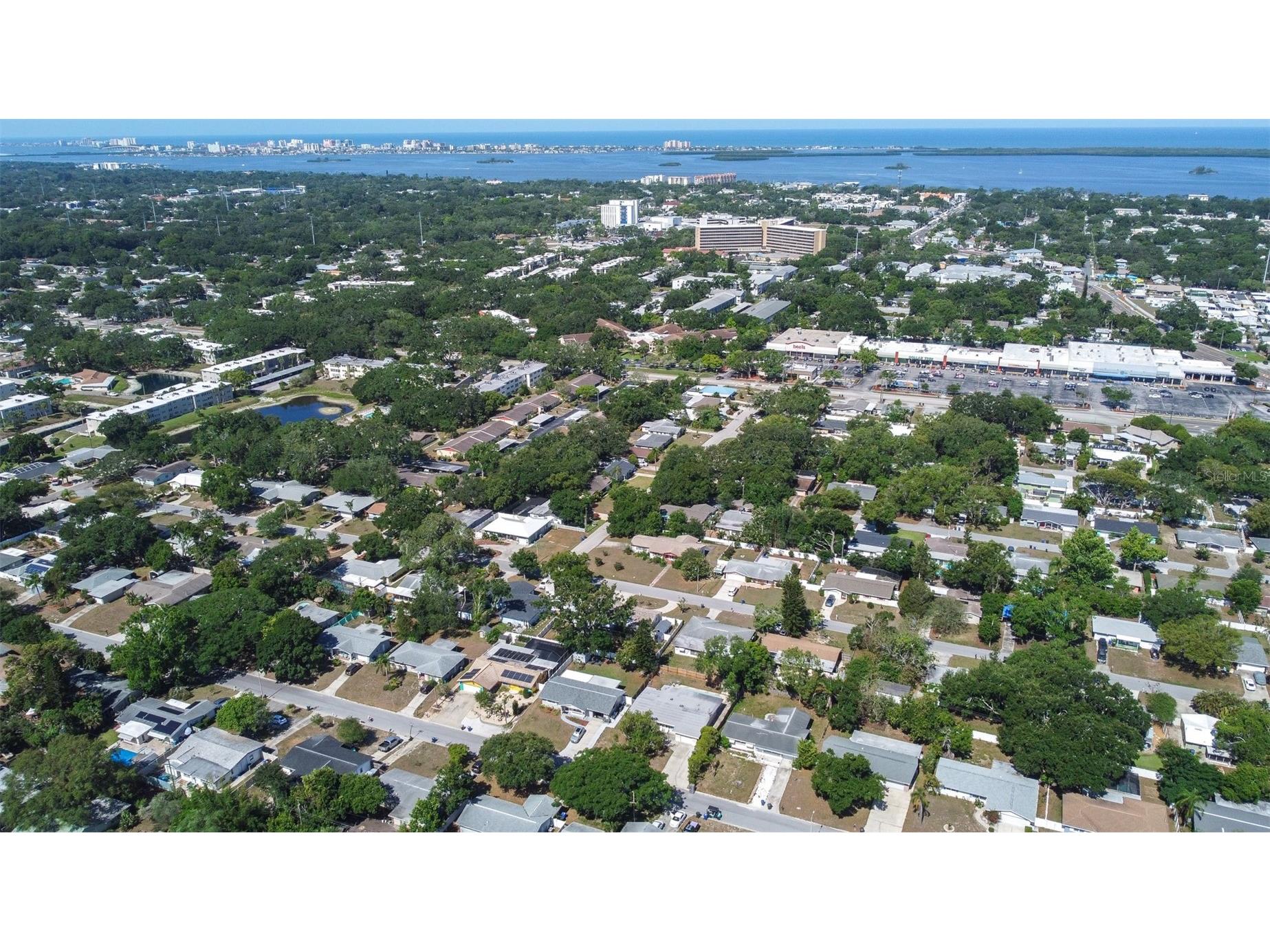 942 Dumont Drive Dunedin FL 34698 TB8507684 image82