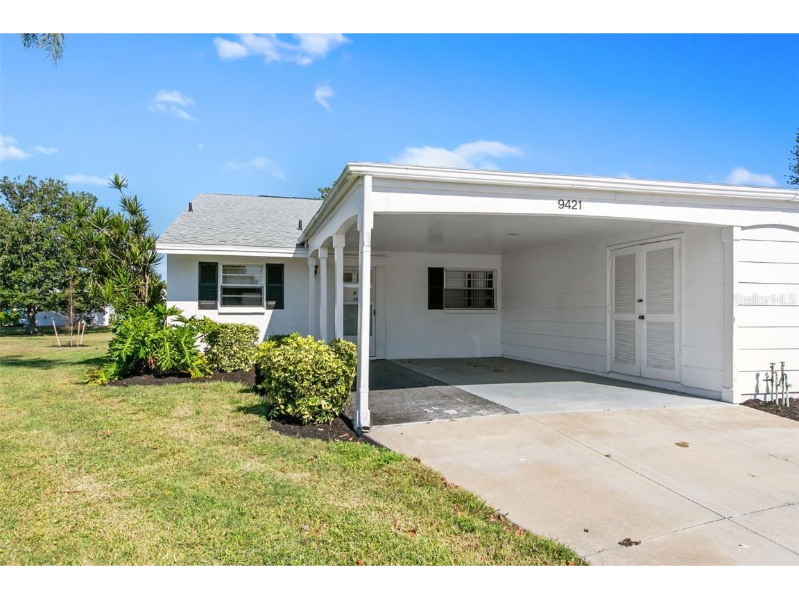 9421 Andover Circle Bradenton FL 34210 A4587795 image1