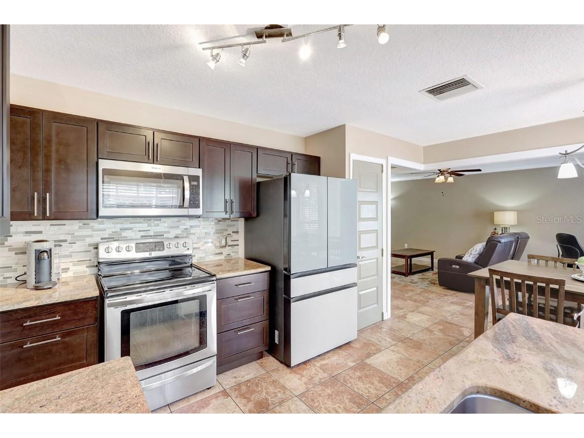 9422 Oak Meadow Court Tampa FL 33647 TB8408139 image12